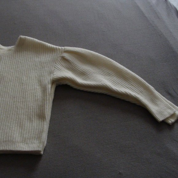 EXPRESS Creamy Beige Long Sleeve RIB Knit WOOL Blend Sweater Sz SMALL - Picture 3 of 7